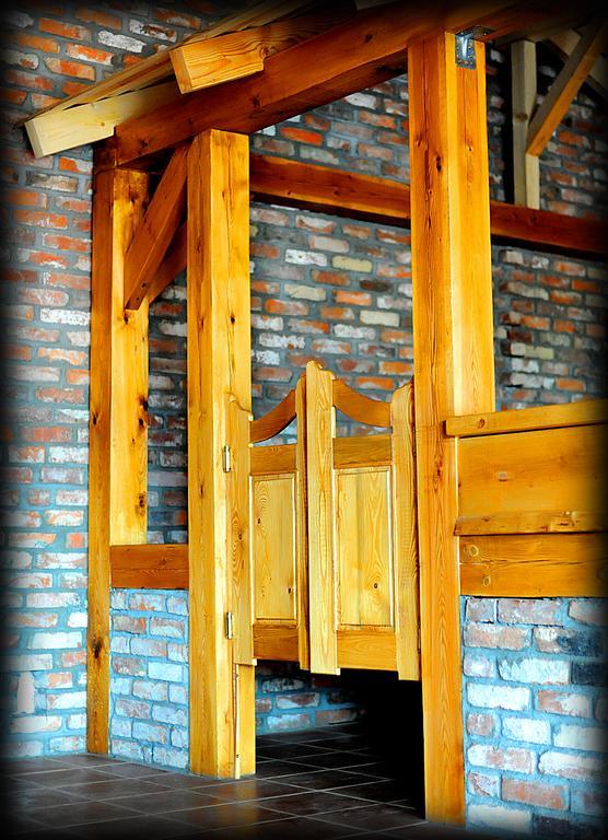 Hotel Arkadia Legnica Esterno foto